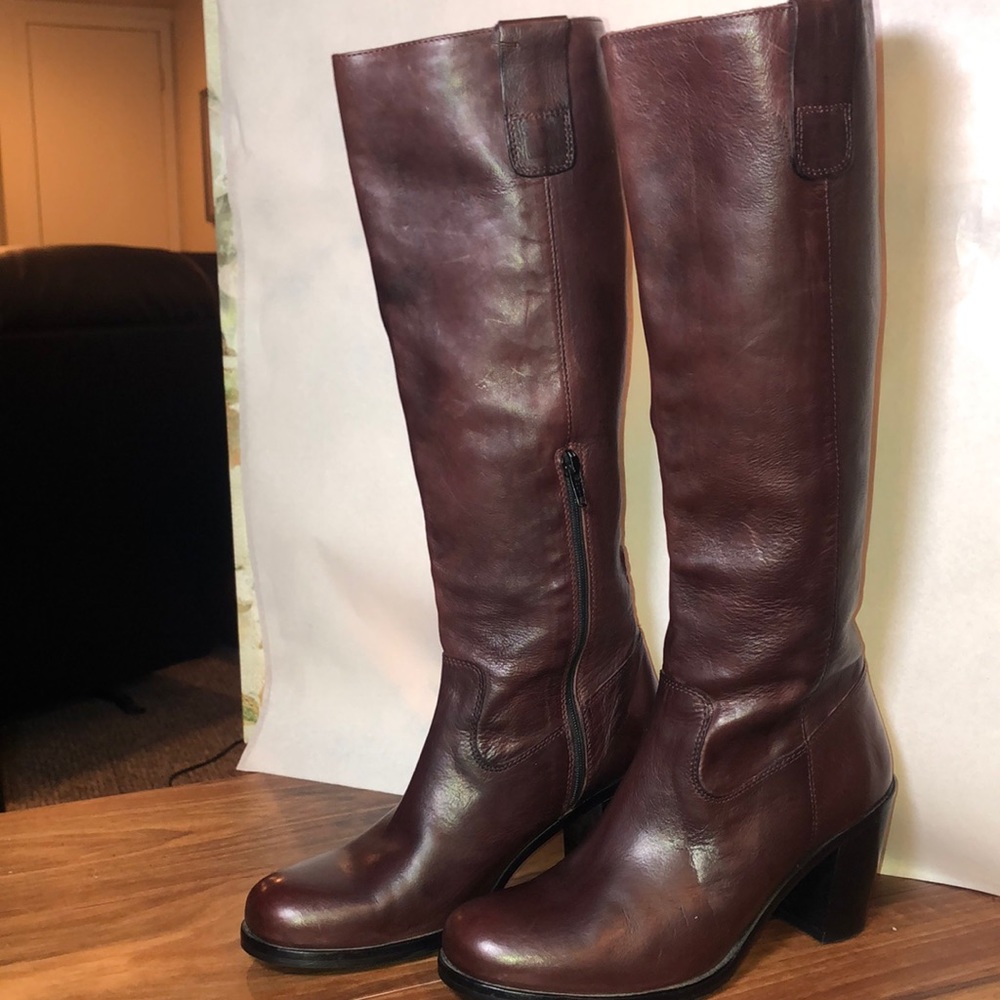 Boemos Italian genuine leather boots. European size 39